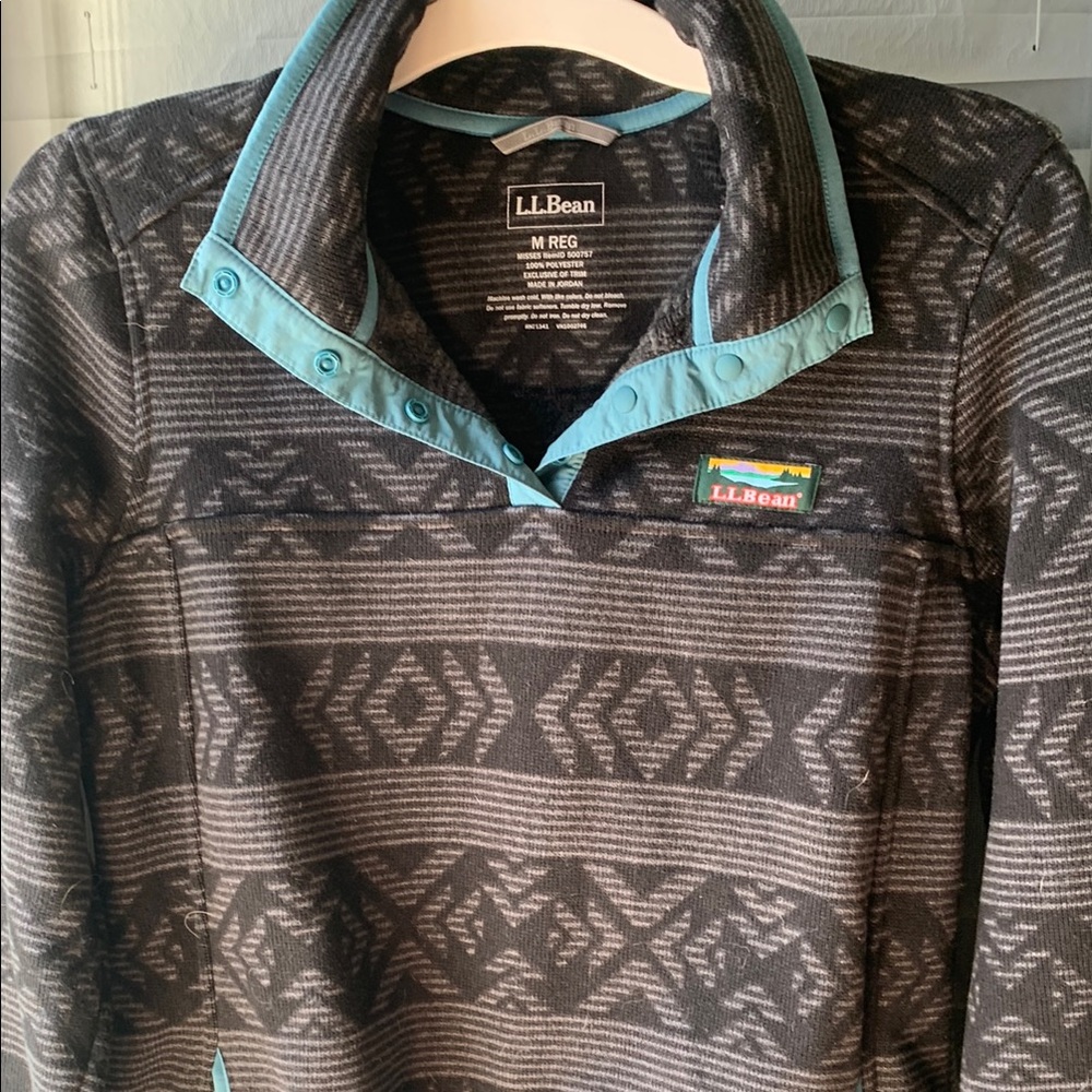L.L. Bean Women's Black and Blue Fleece Sweater